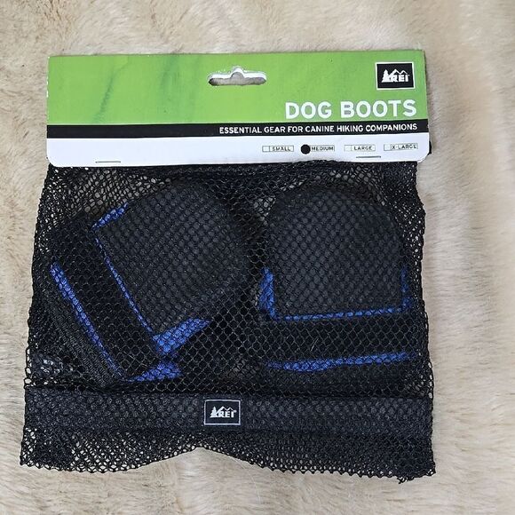 REI DOG BOOTS, SIZE MEDIUM,  NEW! - Picture 1 of 7